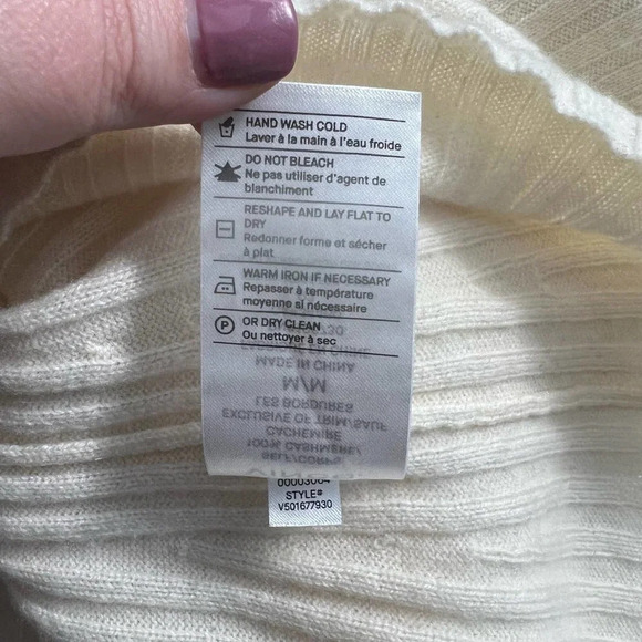 Vince Ribbed Cutout Shoulder Slit Cashmere Sweater Cream‎ Ivory Size US Medium - Picture 12 of 12